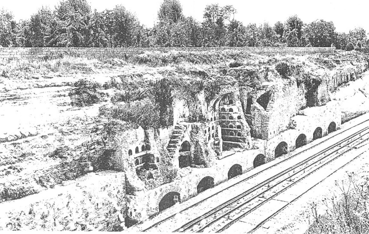 Tombe romane (colombari) nella trincea di Croce Campana al km 199+500